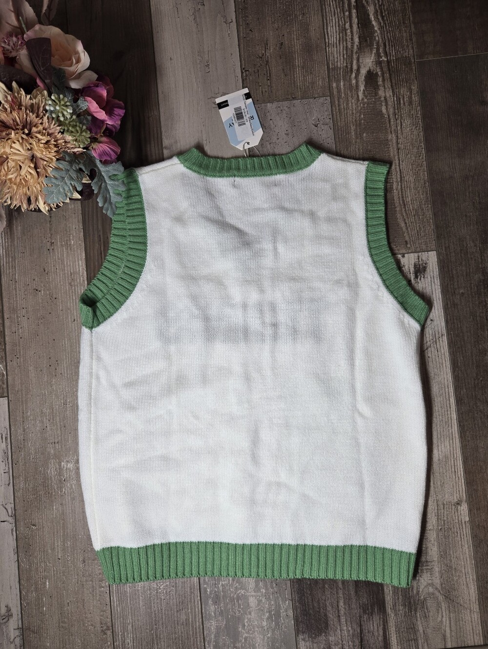 NWT RUNWAY ATHLETICS Knit “TENNIS” V‑Neck Sweater Vest White & Green Size XS - Picture 6 of 15